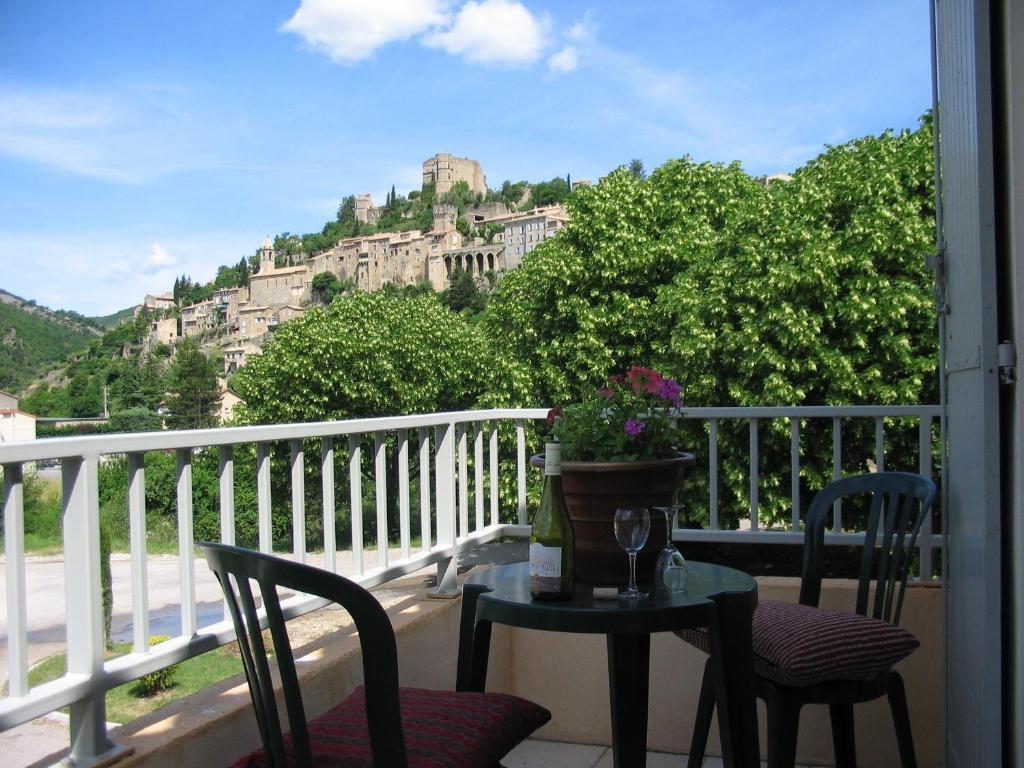 Hameau Des Sources Aparthotel Montbrun-les-Bains Exterior photo